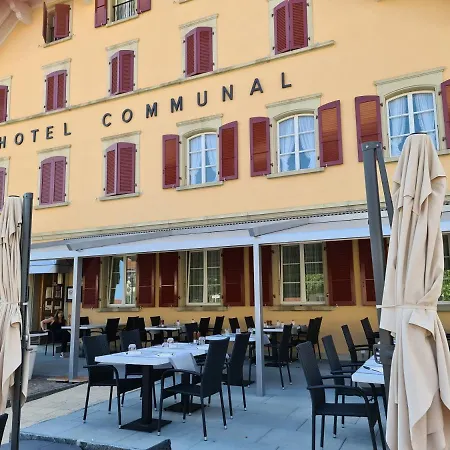 Hotel De *